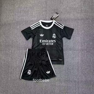 Maillot Real Madrid Enfant 2025 2026 noir rétro